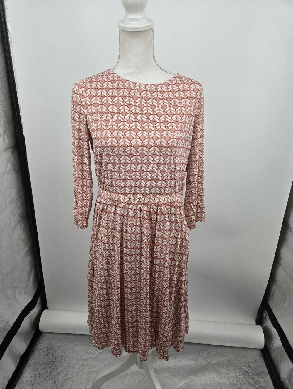 DownEast Dusty Rose Geometric Print Long Sleeve Dress Medium (6960)